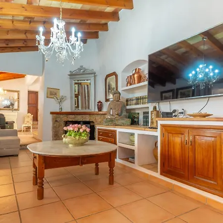 Son Orlandis Villa *